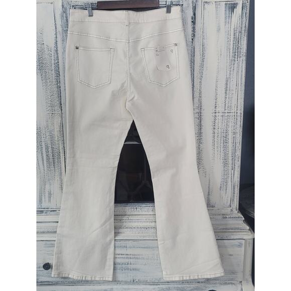 NWT Pilcro The Icon High-Rise Button-Up Flare Jeans-31 waist - Picture 6 of 6